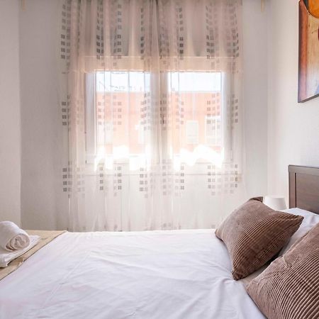 דירות סנט אדריה דה בסוס 5 Min To The Sea And 15 Min To Barcelona Center מראה חיצוני תמונה