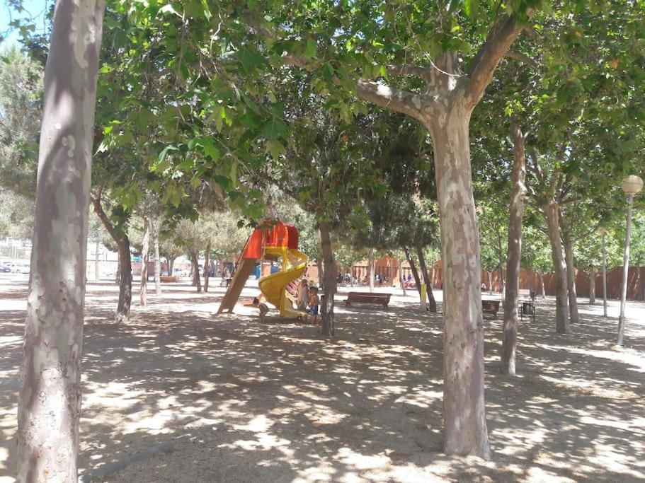 דירות סנט אדריה דה בסוס 5 Min To The Sea And 15 Min To Barcelona Center מראה חיצוני תמונה
