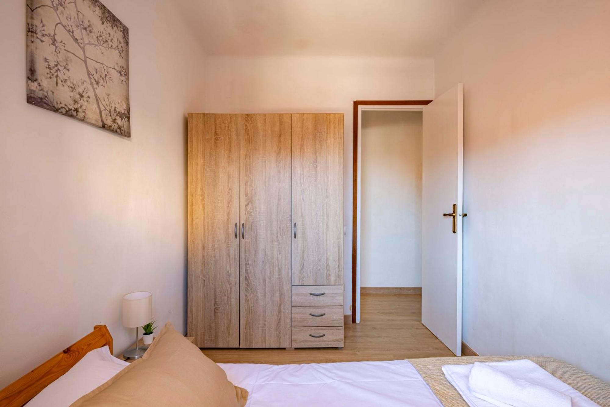 דירות סנט אדריה דה בסוס 5 Min To The Sea And 15 Min To Barcelona Center מראה חיצוני תמונה